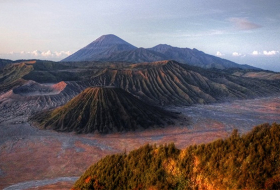 Over dozen killed by Java landslides
